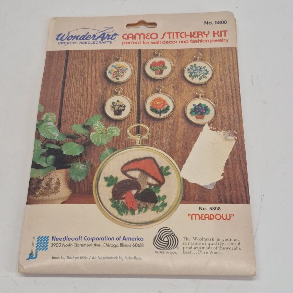 Wonder Art Cross Stitch Meadow Mushroom Cameo Frame Needlepoint Kit Craft 5808